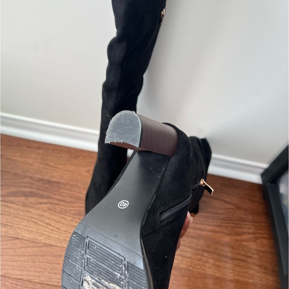 Over the knee boots in black suede - Picture 3 of 9